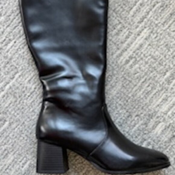 Knee high boots - Picture 2 of 3